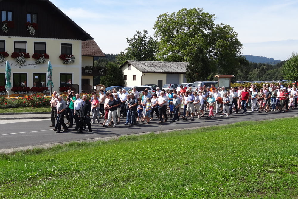            Beim Fußmarsch                   