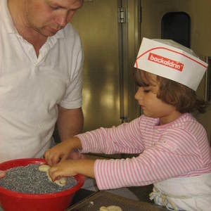 Kindergarten besucht Bäckerei