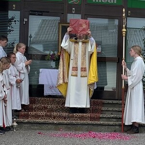 2. Altar Kaufhaus Niedl