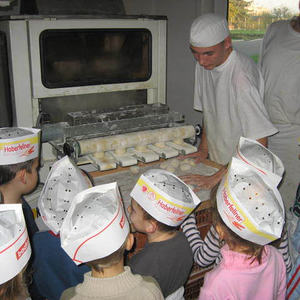 Kindergarten besucht Bäckerei